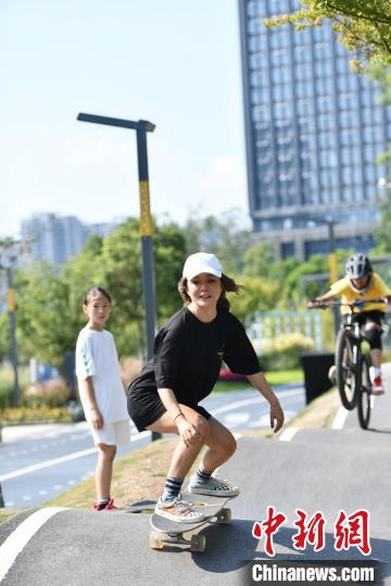 世乒赛点燃蓉城热情 成都再次成为国际乒乓盛事