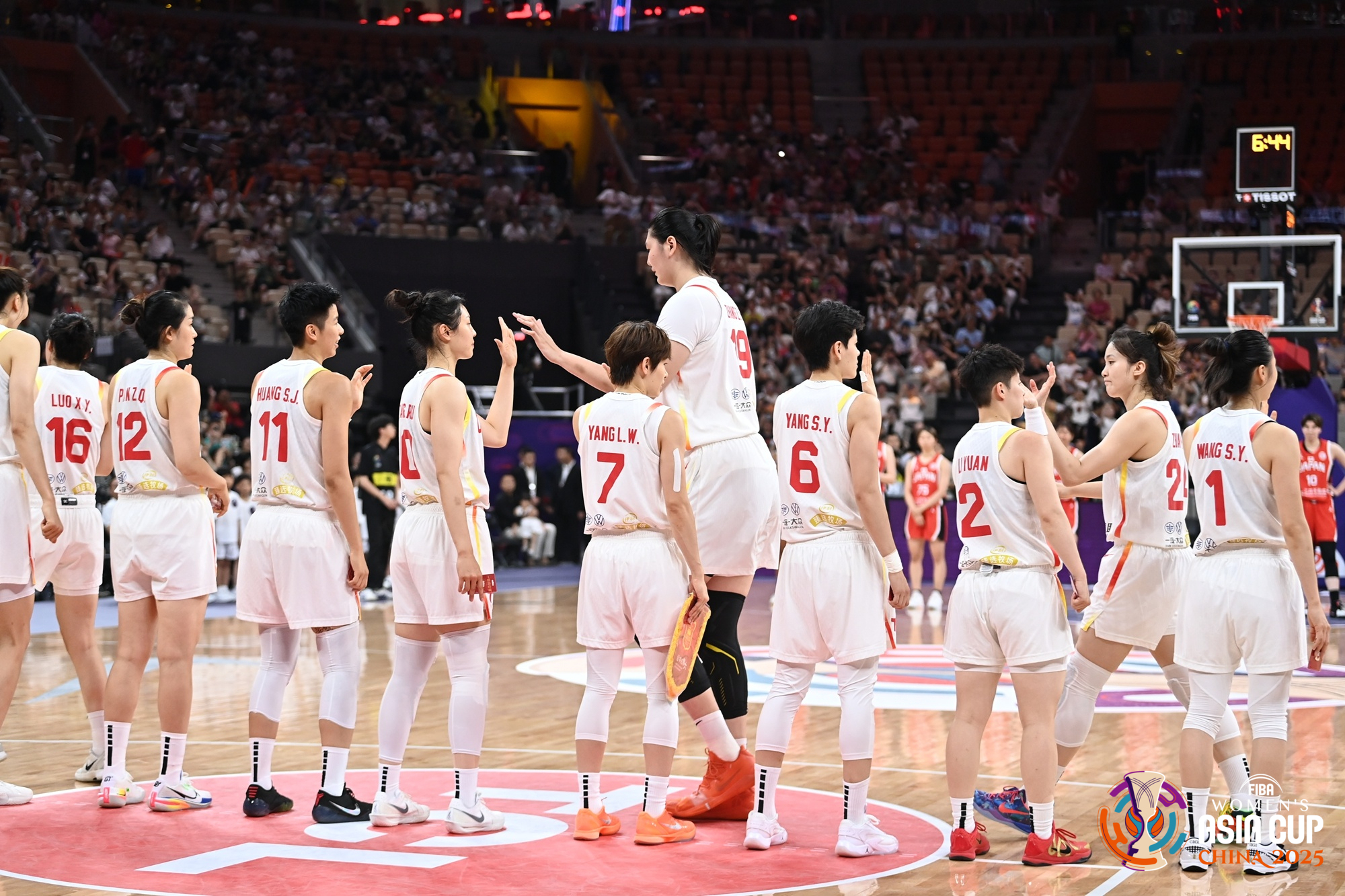 手感不佳的中国女篮在深圳半决赛81-90不敌日本队