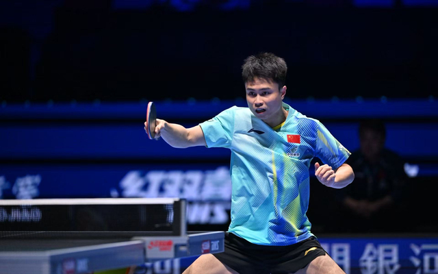 蒯曼逆转险胜卢茨 周启豪力克川上流星 澳门世界