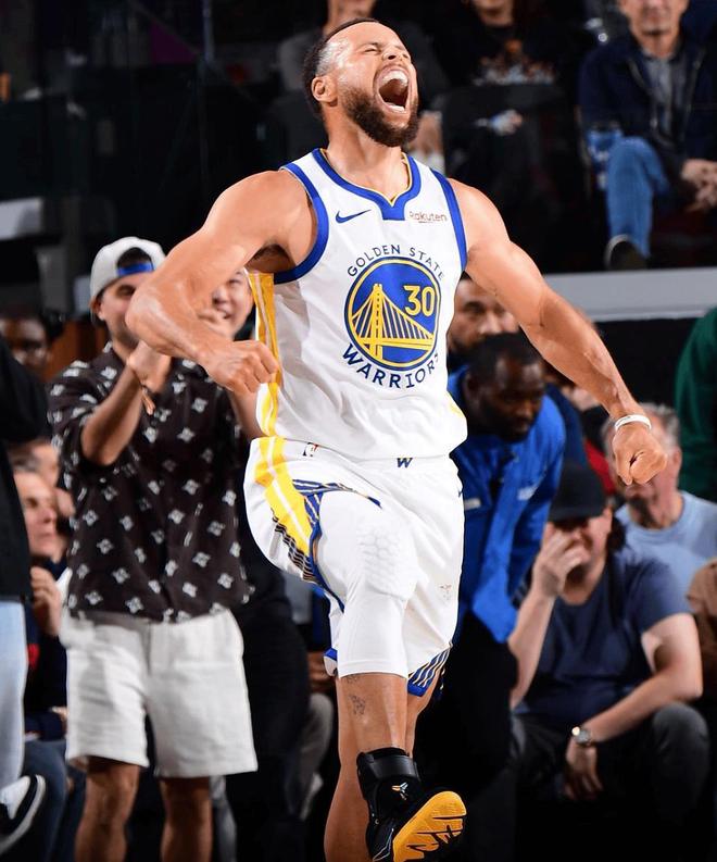 库里半场低迷下半场爆发 勇士逆转快船抢下季后