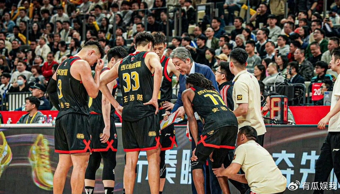 深圳大胜吉林冲击季后赛排名飙升至第4