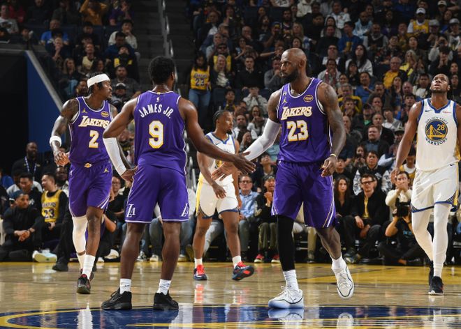 詹姆斯父子连线创历史 湖人逆转勇士夺回西部第