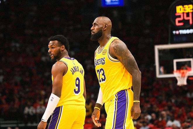 火箭0-3落后湖人系列赛悬，加时赛逆转未果