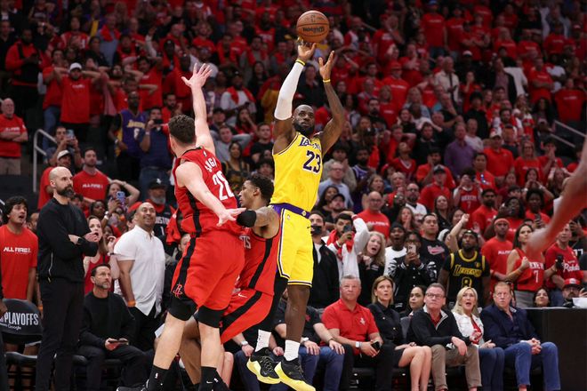 火箭0-3落后湖人系列赛悬，加时赛逆转未果