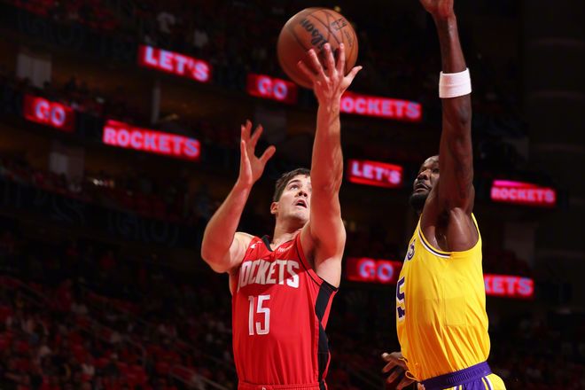 火箭0-3落后湖人系列赛悬，加时赛逆转未果