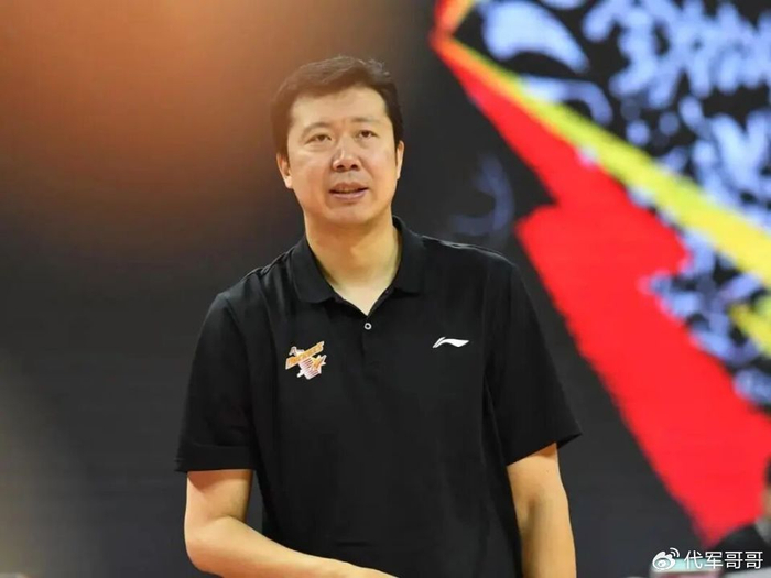 王治郅：从NBA叛徒到篮坛传奇 两段婚姻见证人生